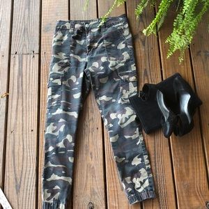 Rockin Ass Camo cargo Jeans